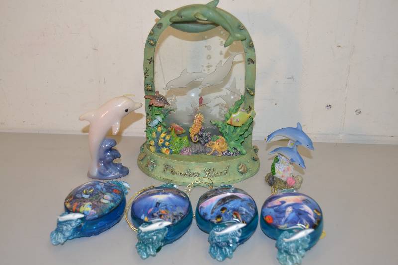 lot 153 image: Dolphins