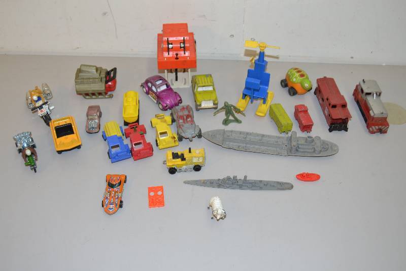 lot 164 image: VIntage Toys