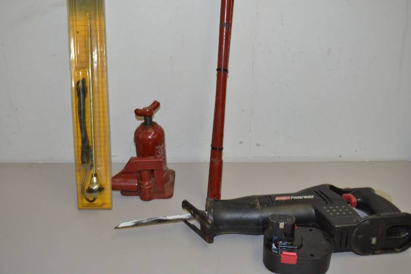 lot 179 image: Powermate Saw Land Rover Jack Antenna
