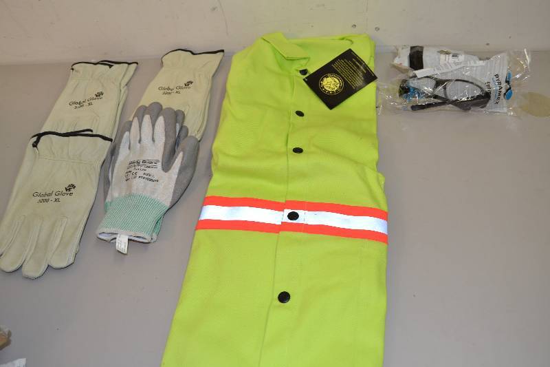 lot 183 image: Safety Gear