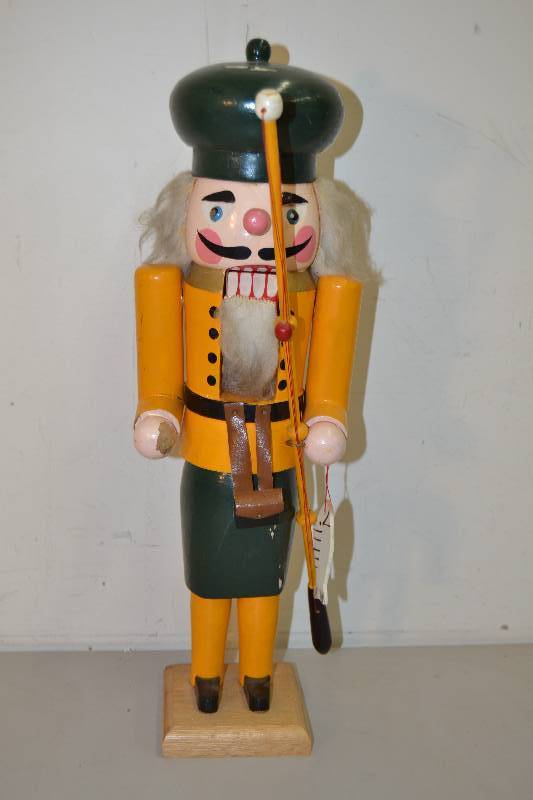 lot 5 image: Nutcracker