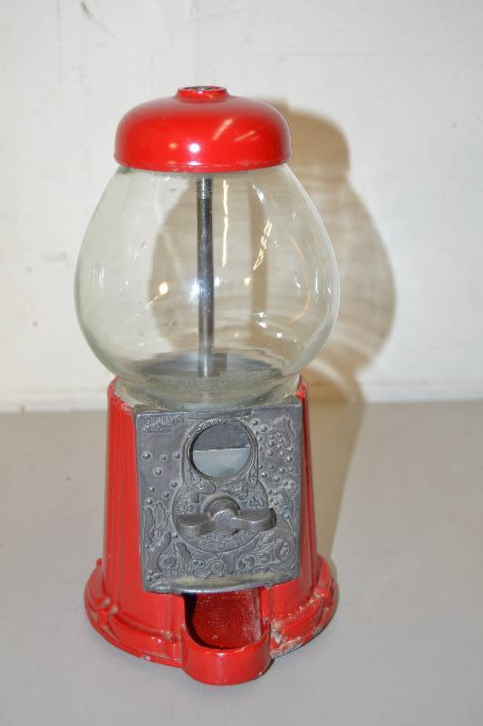 lot 6 image: Gumball Machine