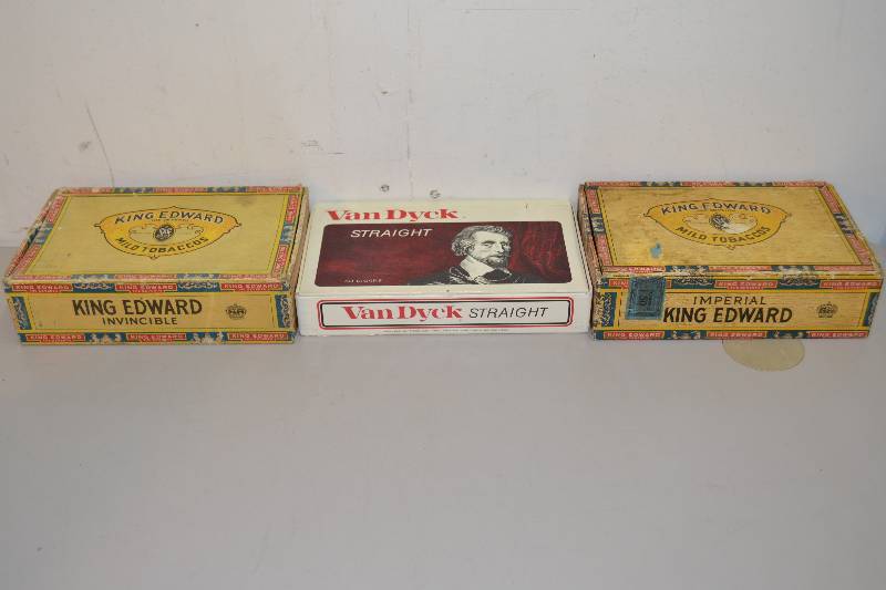 lot 13 image: Cigar Boxes