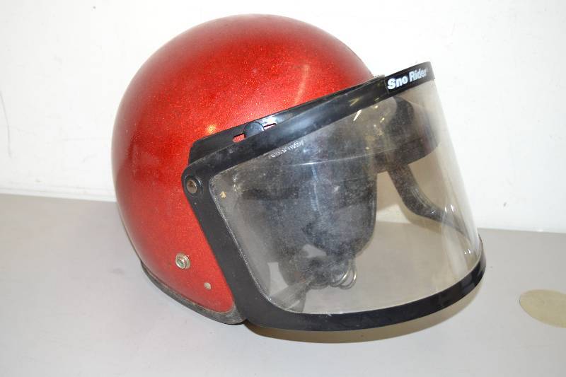 lot 16 image: Vintage Sno Rider Helmet