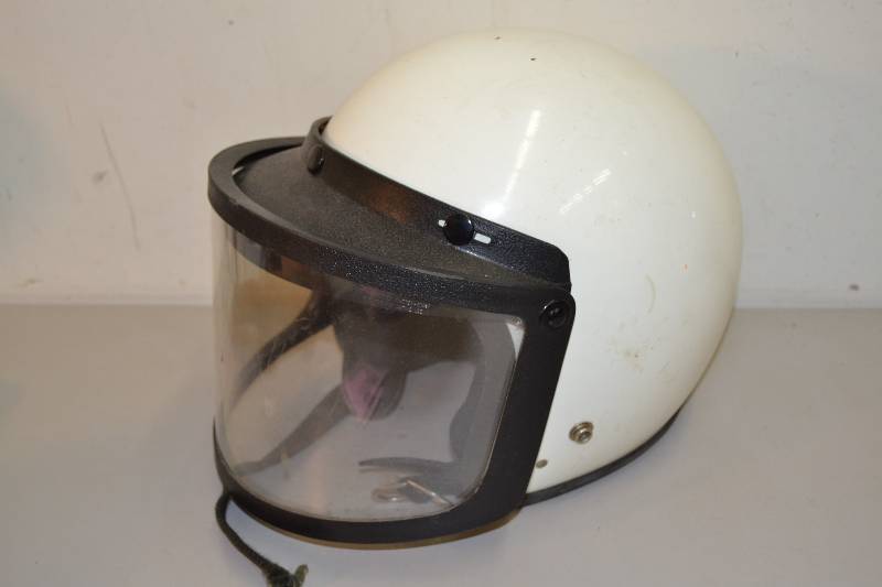 lot 17 image: Vintage Sno Rider Helmet