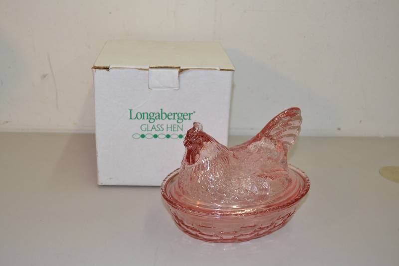 lot 31 image: Longaberger Glass Hen