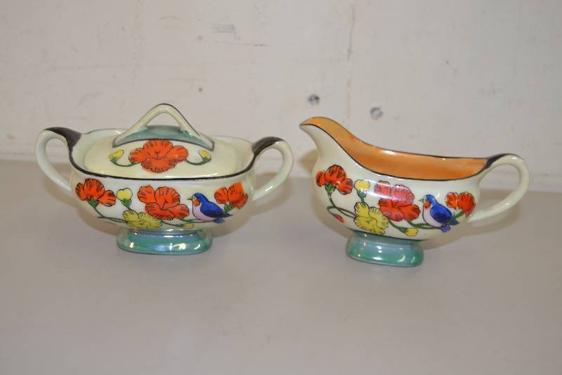 lot 37 image: Japanese cream and sugar
