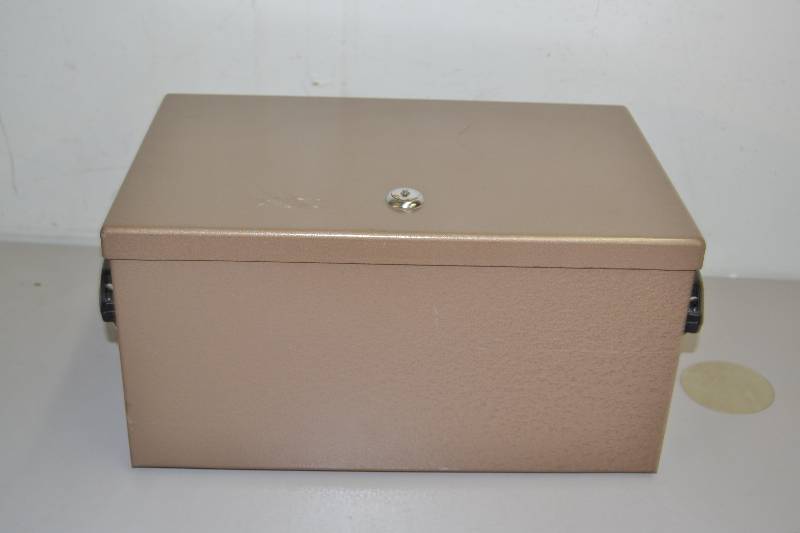 lot 1 image: Lock Box