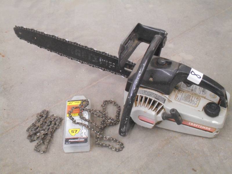 lot 8 image: Craftsman 16 Chainsaw With Spare C...