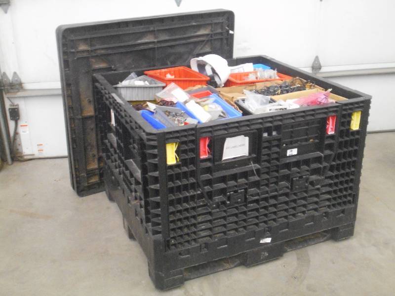 lot 19 image: Heavy Duty 4x4 Foldable Plastic P...