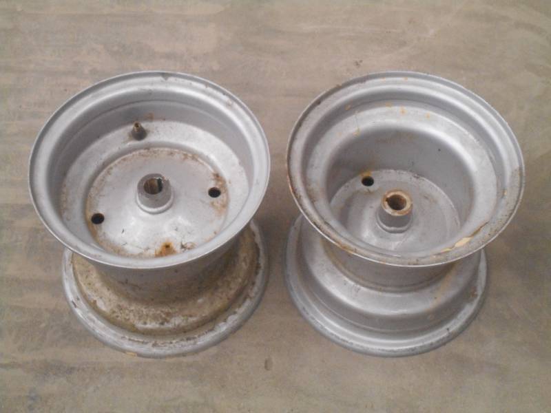 lot 27 image: (2) 10 Lawn Mower Wheels ...