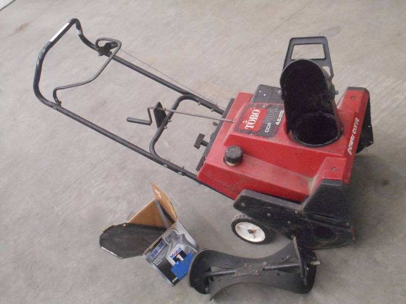 lot 57 image: Toro CCR2000 Snowblower, For Parts ...