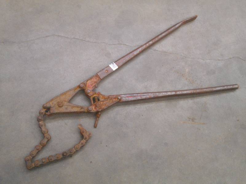 lot 106 image: Industrial Pipe Cutter Tool ...
