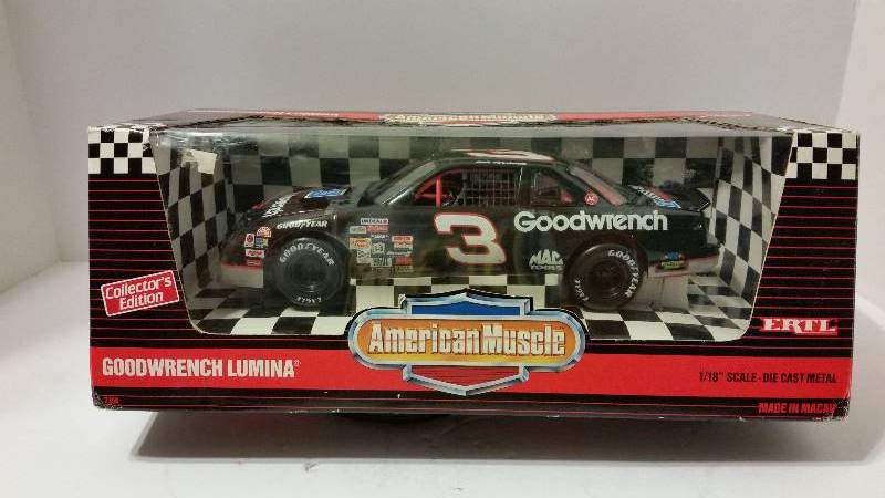 lot 1 image: Ertl Die Cast Metal American Muscle 118th Scale #3 Goodrich Chevy Lumina In Original Box - Nice