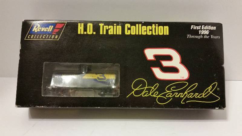 lot 4 image: Revell Collection 1996 First Edition H.O. Train Collection #3 Dale Earnhardt Wrangler In original Box