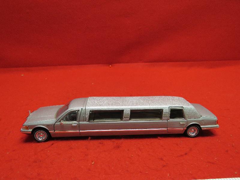 Collectible Lincoln Town Car Limousine