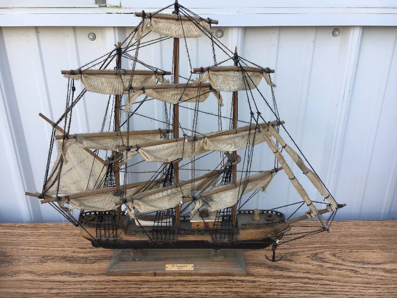 lot 13 image: Model Pirate Ship