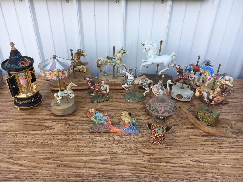 lot 15 image: Large Lot of Carousel Horses