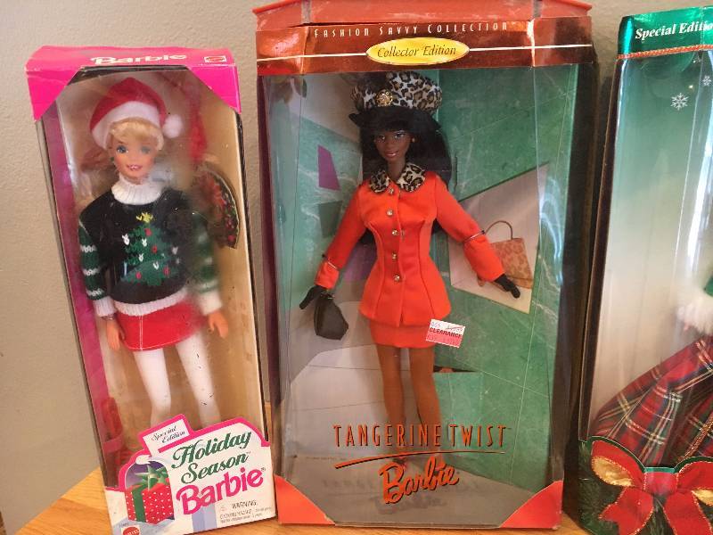 lot 27 image: Lot of Vintage Barbies