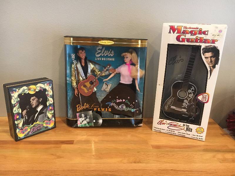 lot 29 image: Vintage Elvis Memorabilia