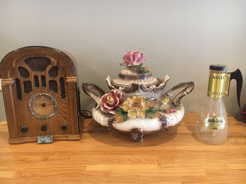 lot 31 image: Antique Lot