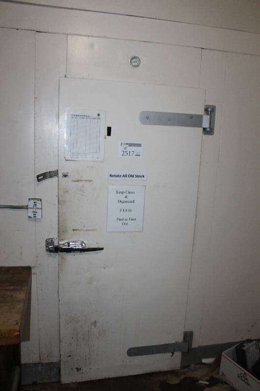 lot 2516 image: Commercial  Walk In Freezer and Cooler, Side by Side