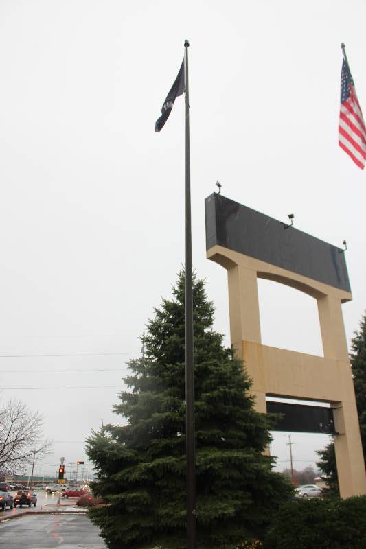 lot 2450 image: Flag Pole