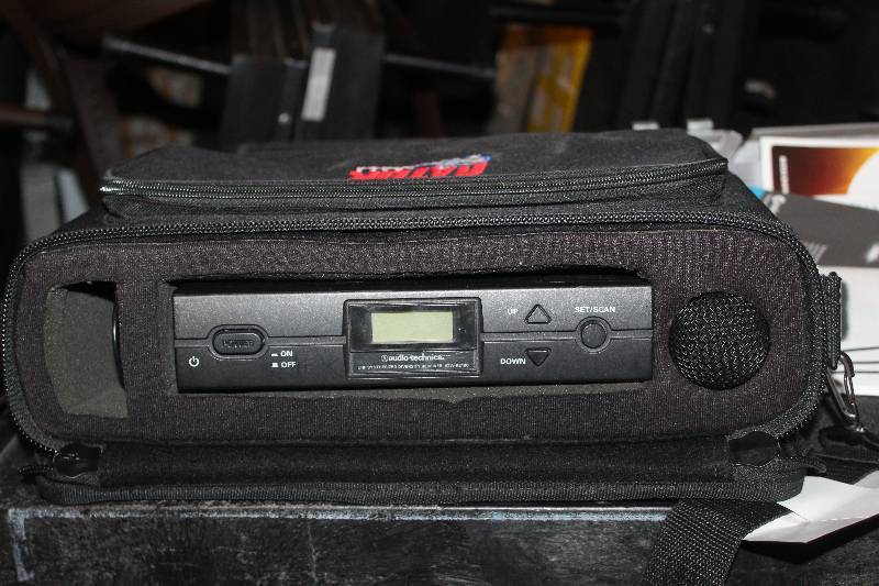 lot 2458 image: Audio Technica UHF Synthesized Diversity Receiver w Microphone