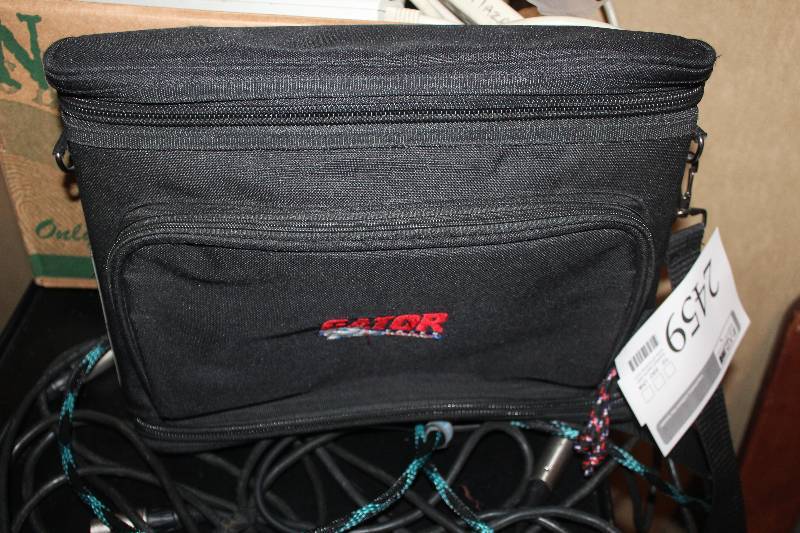 lot 2459 image: Audio Technica UHF Synthesized Diversity Receiver