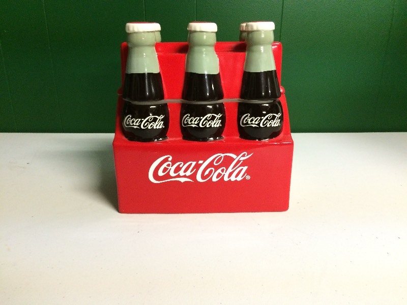 lot 7 image: COOKIE JAR - COCA-COLA