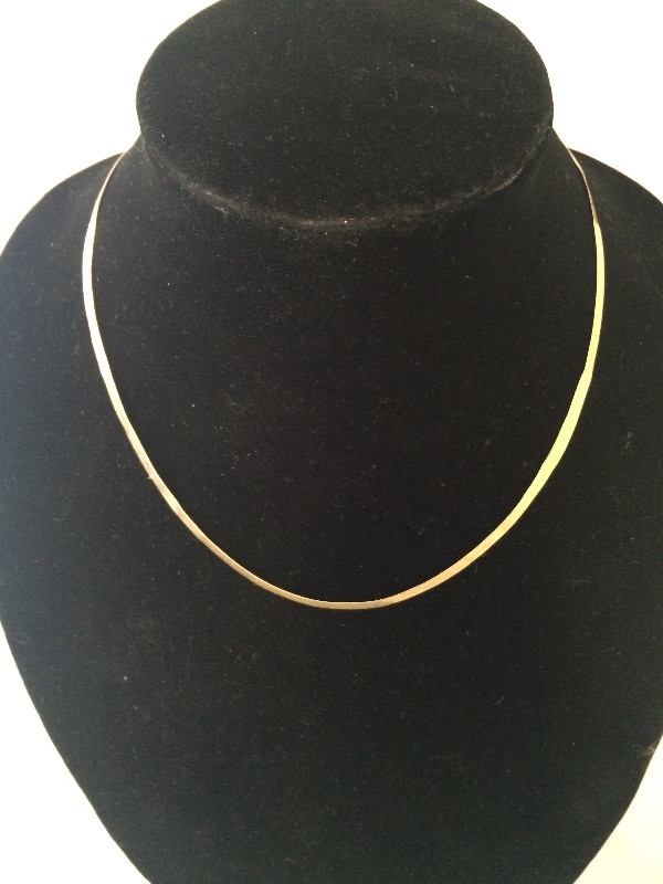 lot 11 image: 14K GOLD NECKLACE