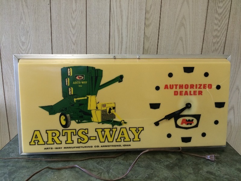 lot 36 image: ARTS-WAY LIGHT UP CLOCK FARM EQUIP