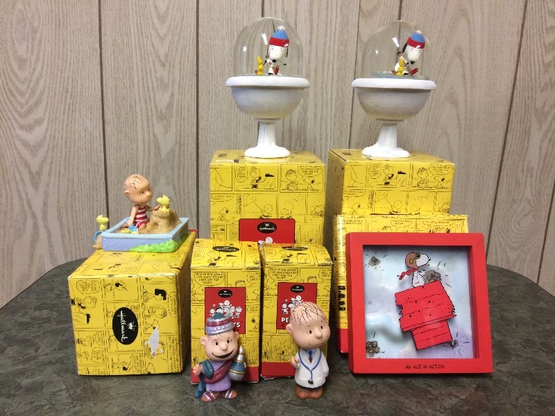 lot 56 image: 6 HALLMARK PEANUT GALLERY FIGURINES