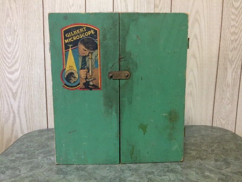 lot 66 image: VINTAGE GILBERT MICROSCOPE IN CASE