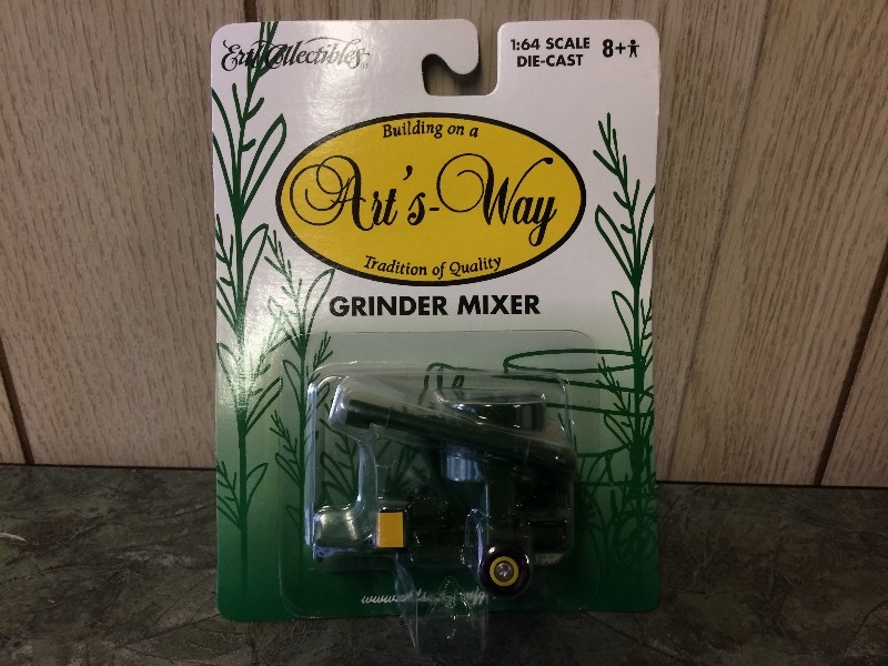 lot 75 image: ERTL ARTS-WAY GRINDER MIXER