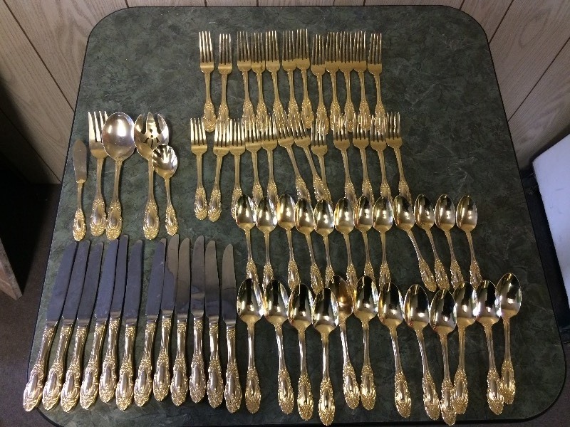 lot 78 image: WALLACE GOLDTONE STAINLESS FLATWARE FOR 12