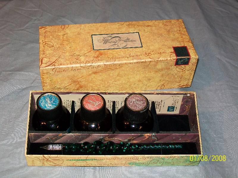 lot 14 image: Vintage Ink Encre Tinte Writing Collection with Elegant Glass Calligraphy Pen & 3 Ink Wells