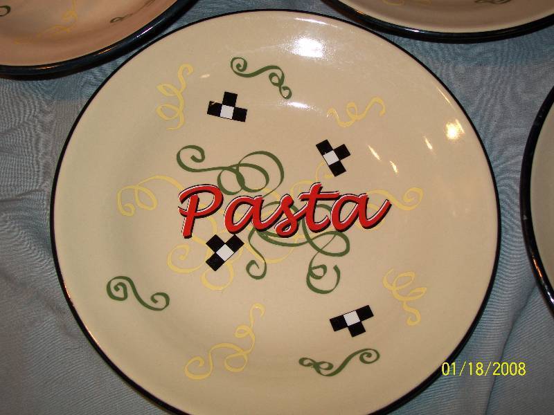lot 18 image: 16 Piece Vintage Ice Tea Glass & Collectible Home & Garden Party Pasta Bowl Set