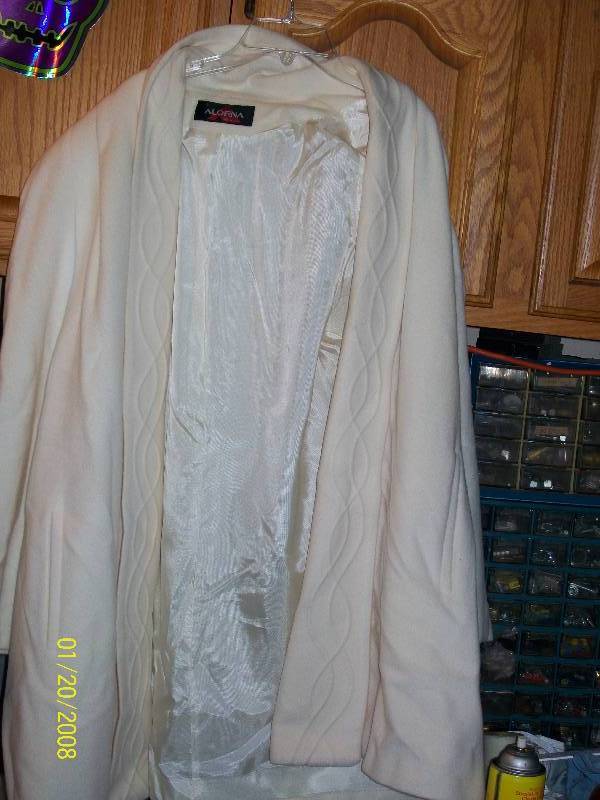 lot 25 image: 3 Vintage Womens FallWinter Coats, Size Unknown, One Marked L. Includes Alorna, Lavon, Herman Kay,