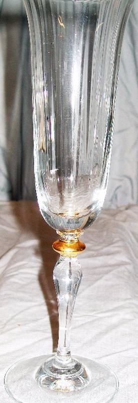 lot 58 image: 8 pc  4- Champagne Flute with Clear Glass Bowl & Gold Wafer in Stem & 4- Crystal BOBECHES