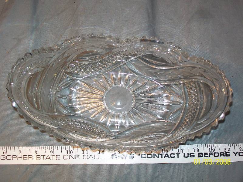 lot 77 image: Exquisite Vintage Intricate Cut Glass Weave Design OblongOval Serving BowlTrayPlatter Server