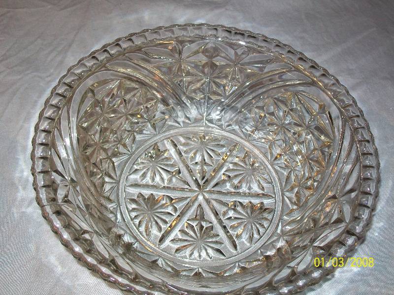 lot 83 image: 2 Exquisite Vintage Clear Cut Glass Bowls