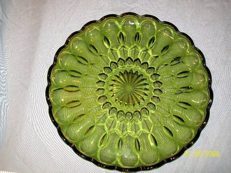 lot 85 image: 8 Piece Exquisite Vintage Green & Amber Glass Collection. Includes Snack Platters, Relish Platter, Bowls,