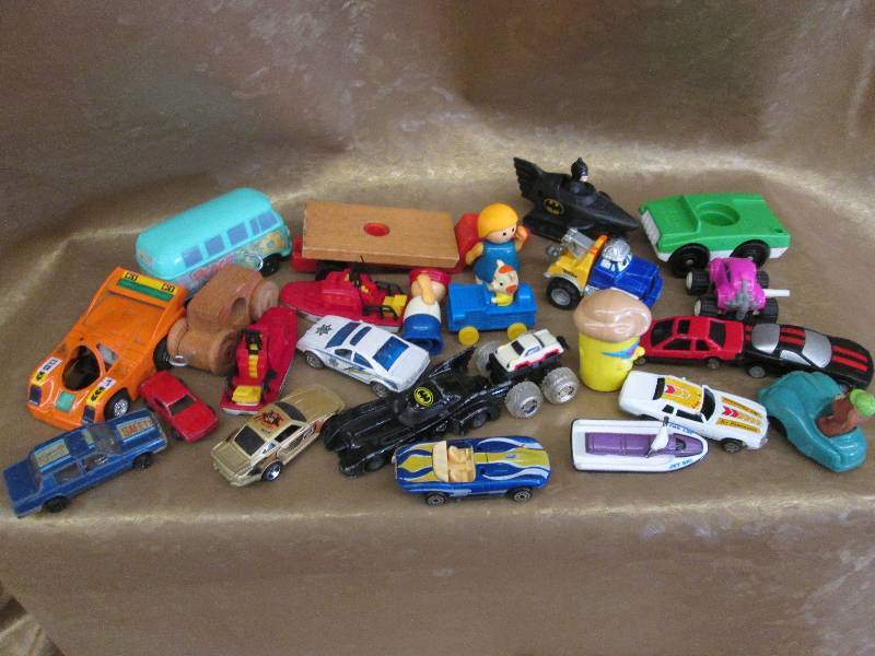 lot 3 image: Assorted Toy Vehicle & Figures...