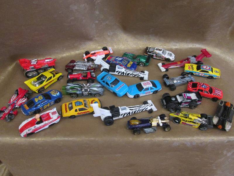 lot 7 image: Large Assortment Of Toy Racing Vehi...