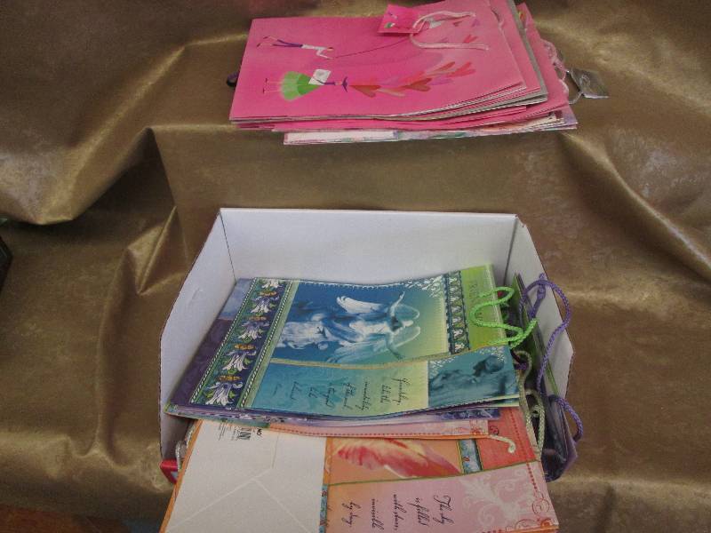 lot 14 image: Lot of Medium Gift Bags...