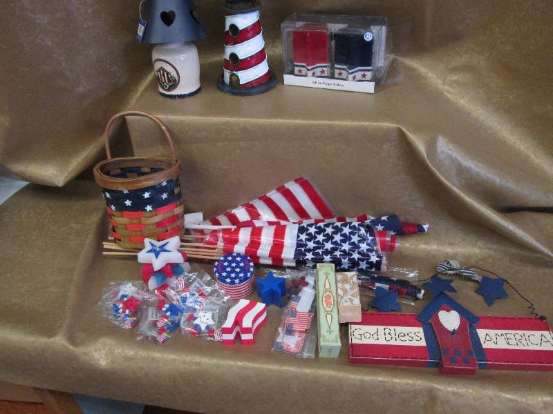 lot 26 image: Lot of Assorted Patriotic Items & D...
