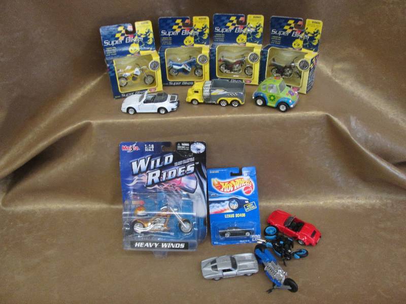 lot 32 image: 4 Super Bikes, 1 New How Wheels, 1 ...