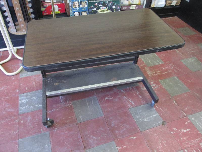 lot 45 image: Powered 2 Tiered Cart...