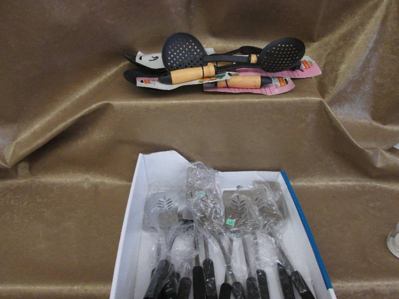 lot 75 image: 5 Strainer Spoons, 13 Metal Spatula...